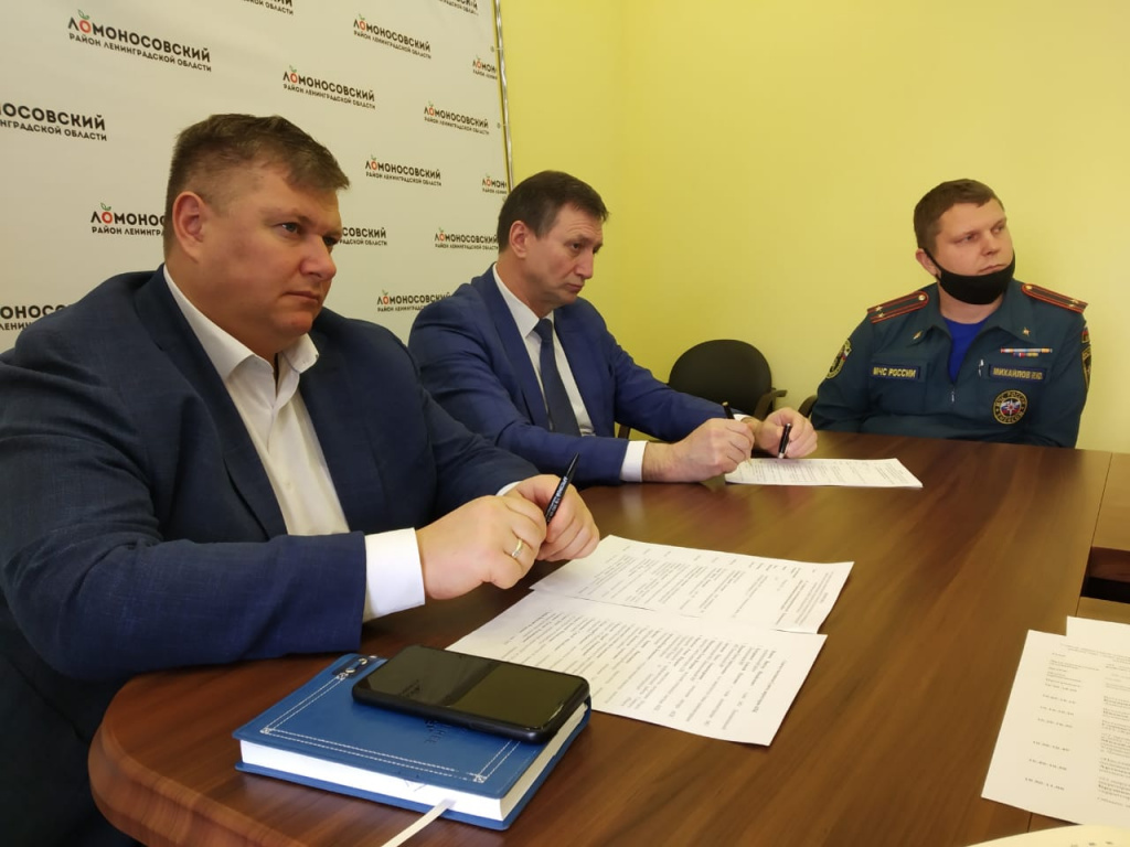 В Ломоносовском районе обсудили готовность к весенне-полевым работам.