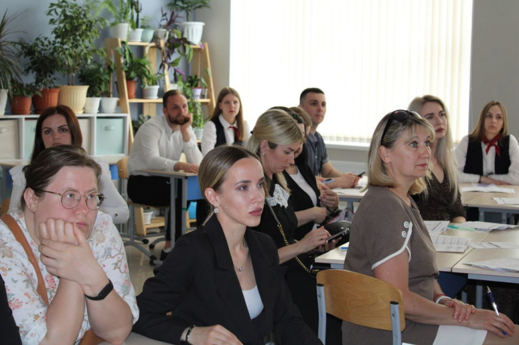 Работников образования Ломоносовского района познакомили со всеми гранями качественной педагогики