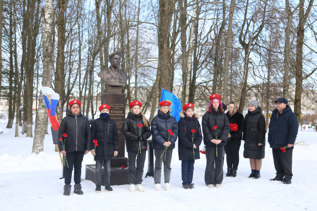 В Гостилицах почтили память 6-й роты Псковской дивизии ВДВ