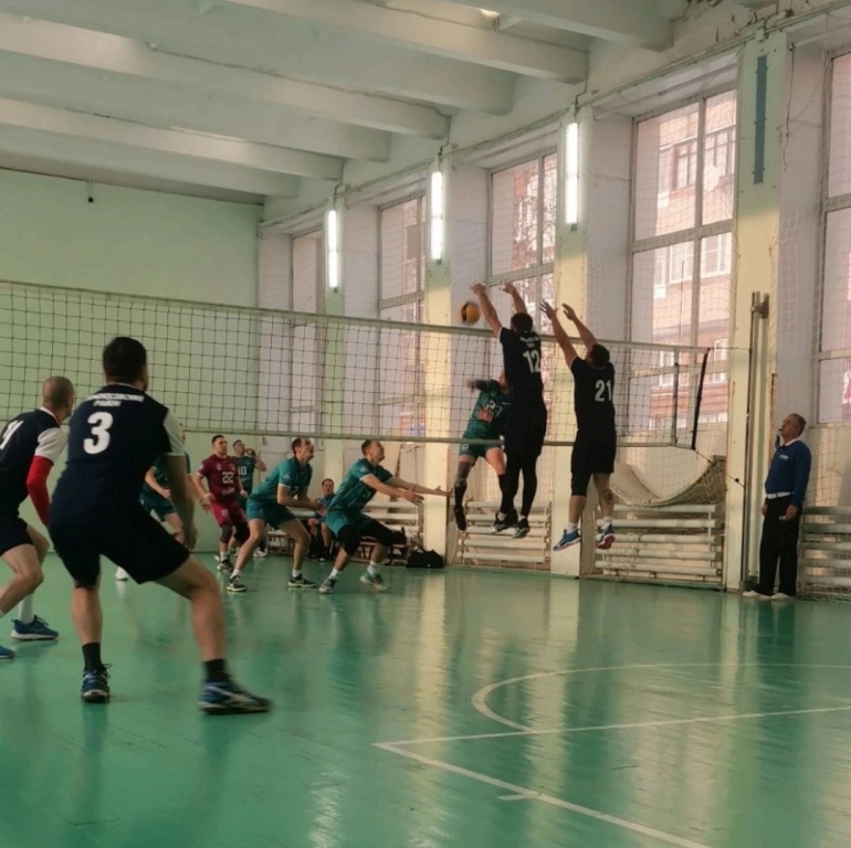 Спортсмены Ломоносовского района приняли участие в стыковых матчах за выход в финал четырёх Чемпионата Ленобласти по волейболу среди мужчин