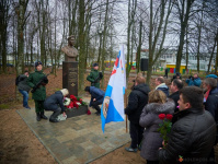 На территории Гостилицкой школы открыли памятник Васильеву Алексею Юрьевичу