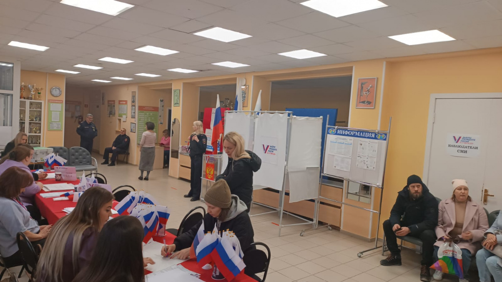 На выборах президента в Ломоносовском районе сохраняется высокая активность избирателей