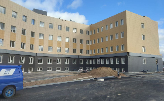 В посёлке Новоселье активно строится новая поликлиника