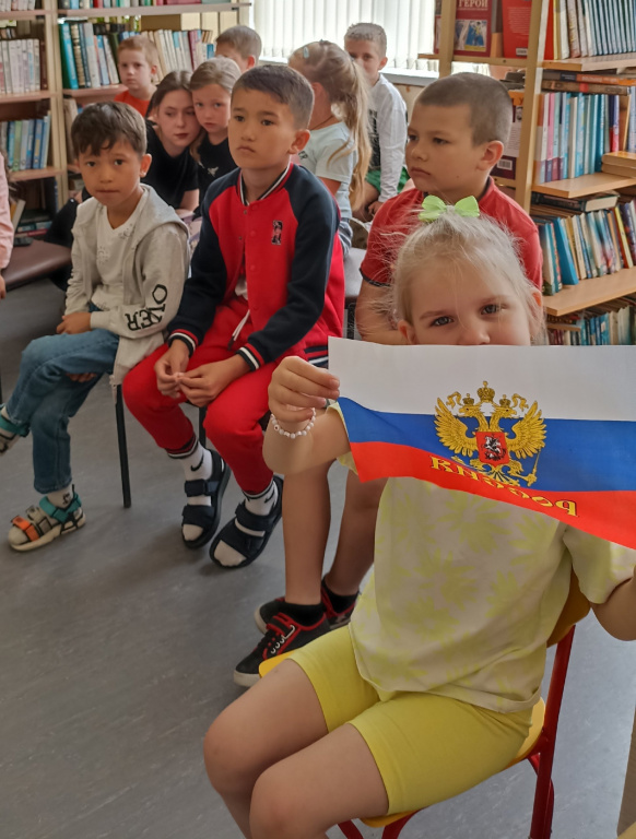 Воспитанники летнего лагеря «Радуга» погрузились в историю Дня России
