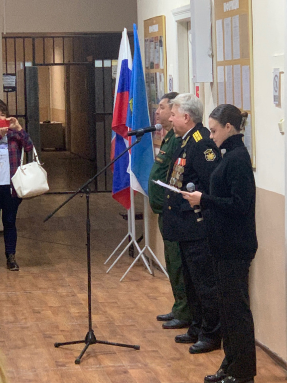 «Служить России!»: команда Ломоносовского районного Дворца культуры провела отправку местных жителей на службу в армию