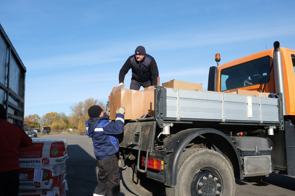 Ломоносовский район направил гуманитарную помощь военнослужащим в зоне СВО