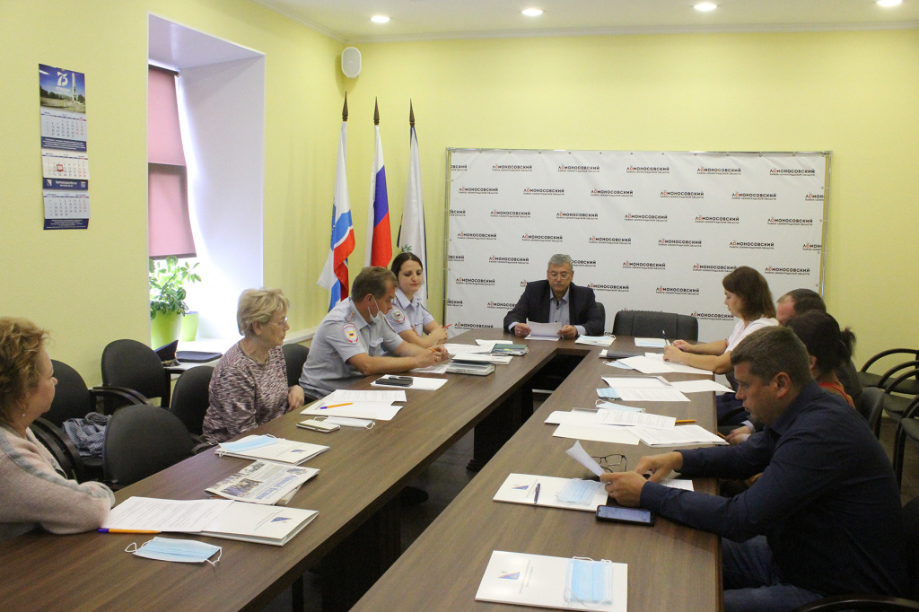 Заседание Совета при главе администрации МО Ломоносовский муниципальный район по межнациональным отношениям