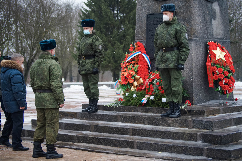 На Гостилицком мемориале состоялась торжественная церемония возложения "900 дней мужества"