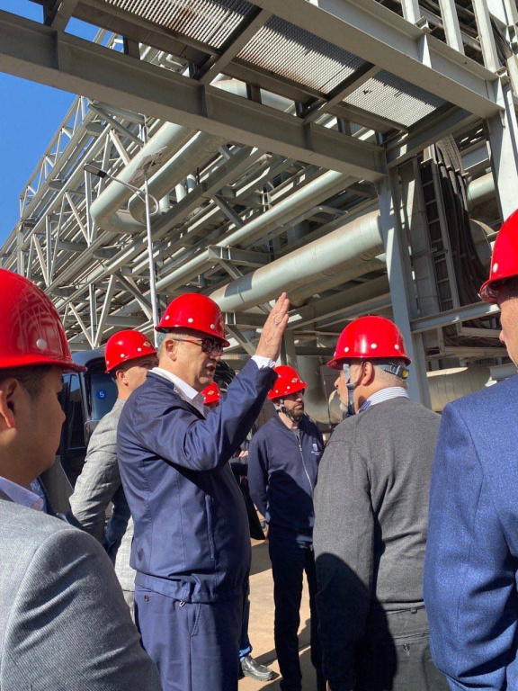 «Наглядный пример высокотехнологичного производства»: губернатор Александр Дрозденко оценил возможности глиноземного завода в Китае