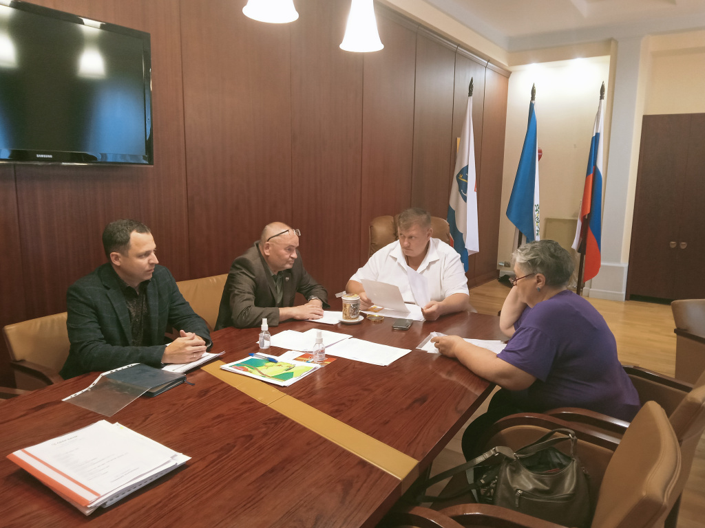 Глава Ломоносовской администрации ответил на насущные вопросы граждан