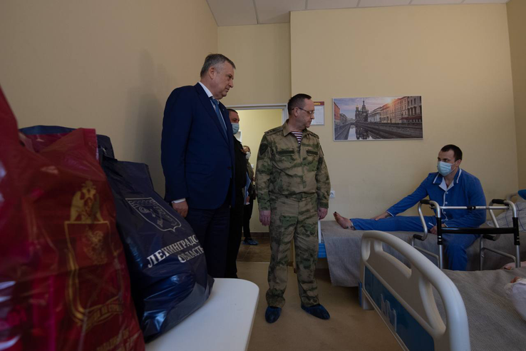 Власти посетили госпиталь в Лебяжьем, где проходят лечение военнослужащие после спецоперации на Украине.