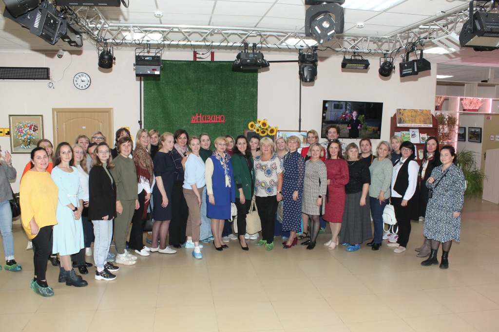 Для директоров и методистов домов культуры Ленобласти провели экскурсию в Низинском центре культуры, спорта и молодёжи