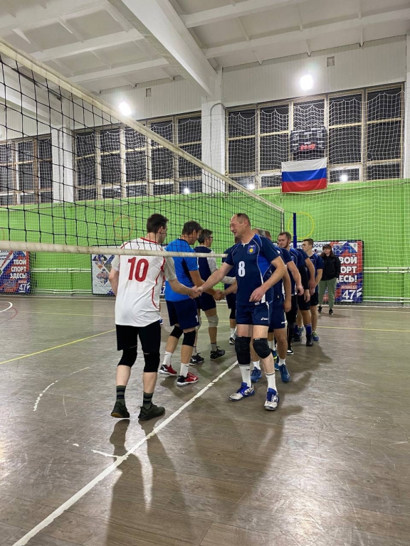 В Ломоносовской спортивной школе стартовал чемпионат района по волейболу среди мужчин