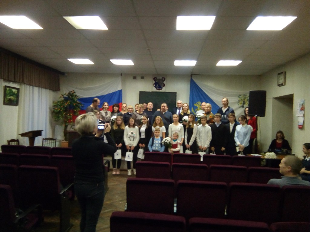 Торжественная церемония вручения паспортов Российской Федерации юным гражданам России