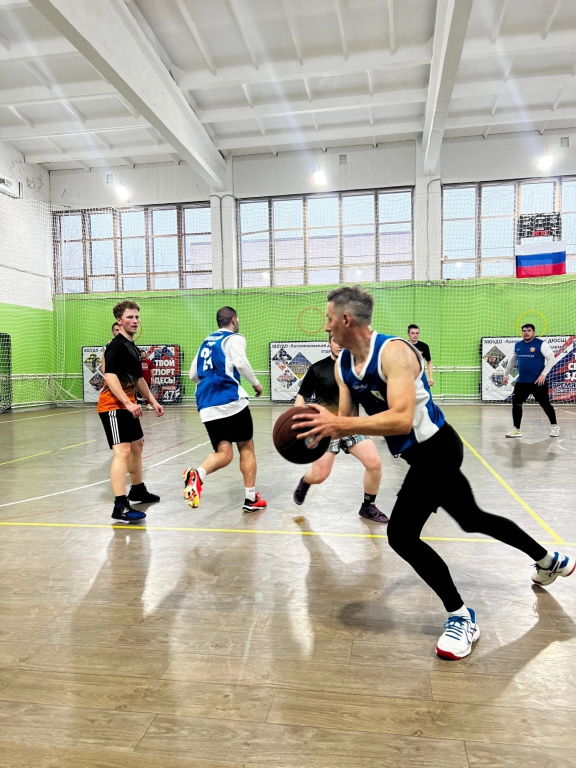 В Ломоносовском районе завершился чемпионат по баскетболу среди мужчин