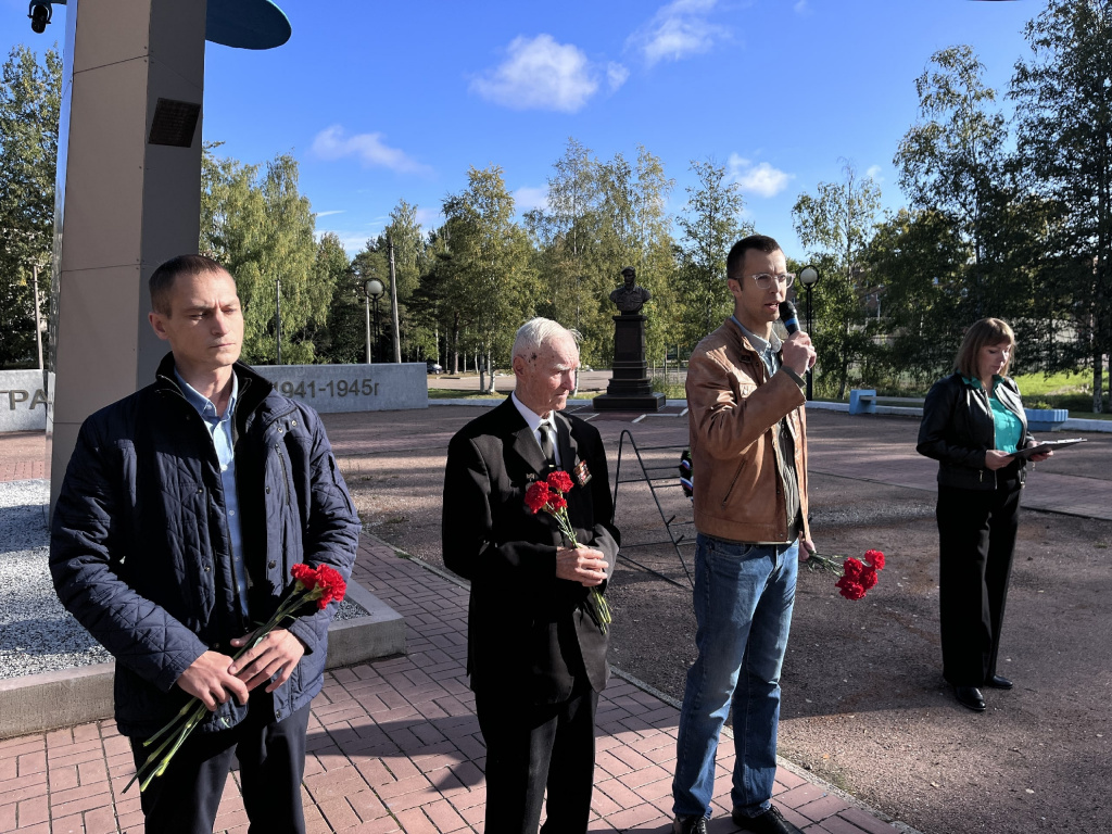 В посёлке Лебяжье состоялся митинг в честь 82-й годовщины со дня образования Ораниенбаумского плацдарма