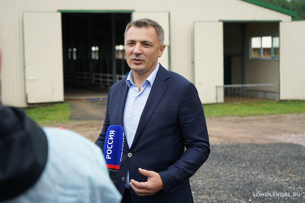 Олег Малащенко c рабочим визитом посетил Ломоносовский район