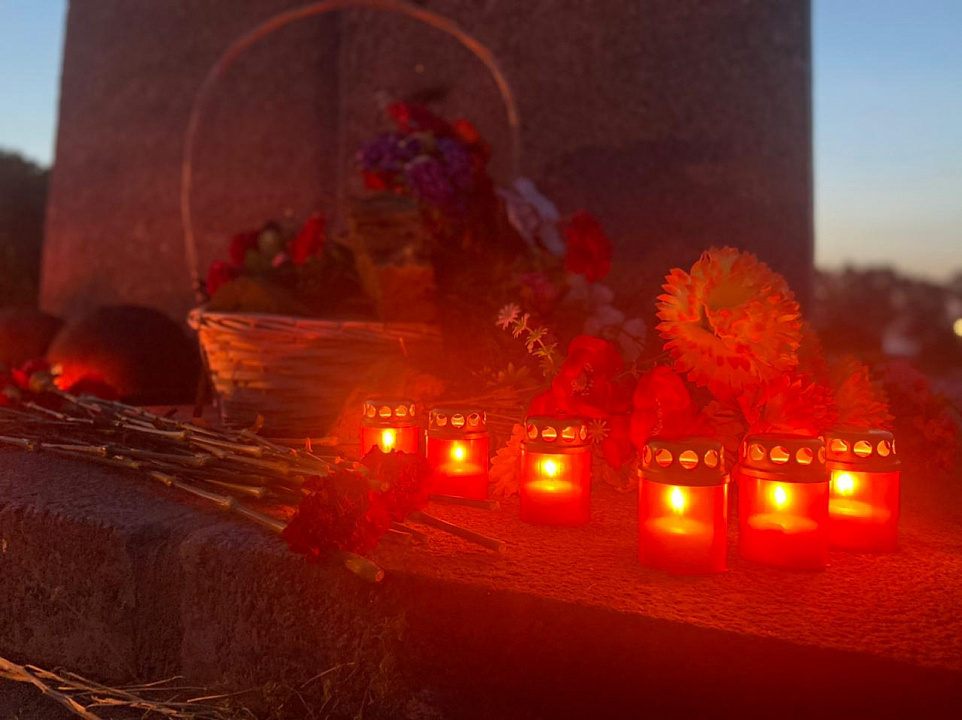 Традиционный автопробег «1418 свечей за каждый день войны» Волонтеров Победы прошел в Ломоносовском районе.