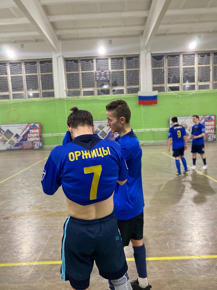 Спортсмены Ломоносовского района сразились за место в финале золотого плей-офф открытого кубка по футзалу
