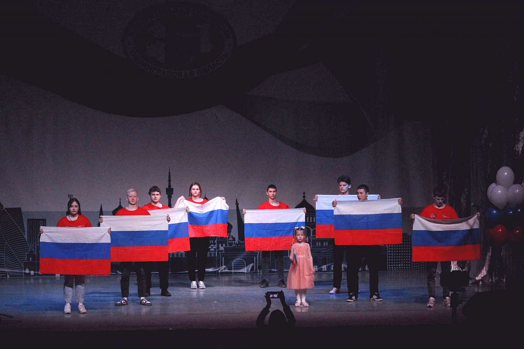 «Россия – это мы!»: в Ломоносовском районном Дворце культуры отгремел XVI Фестиваль молодых избирателей