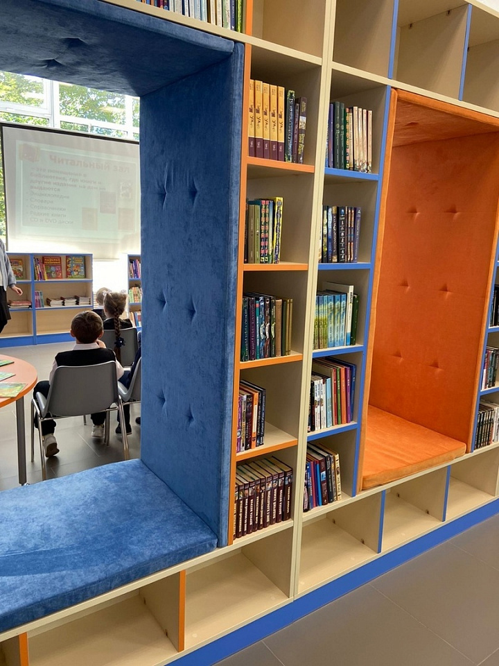 В Ломоносовском районе открылась современная библиотека и детская школа искусств в рамках нацпроекта «Образование»