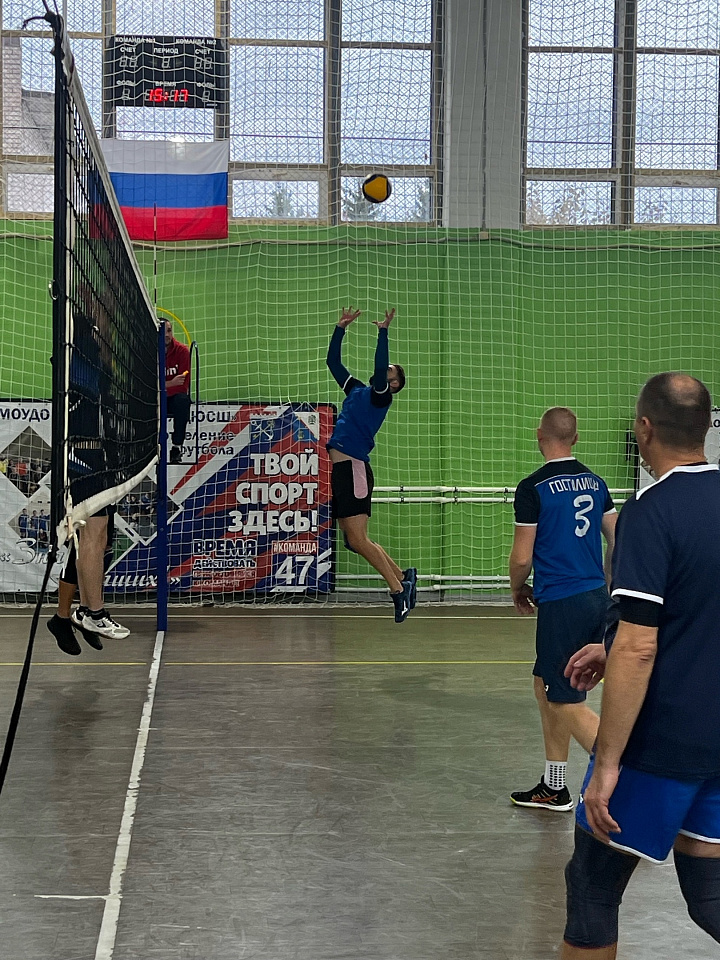 В Ломоносовском районе закончилась очередная игровая неделя чемпионата по волейболу среди мужчин