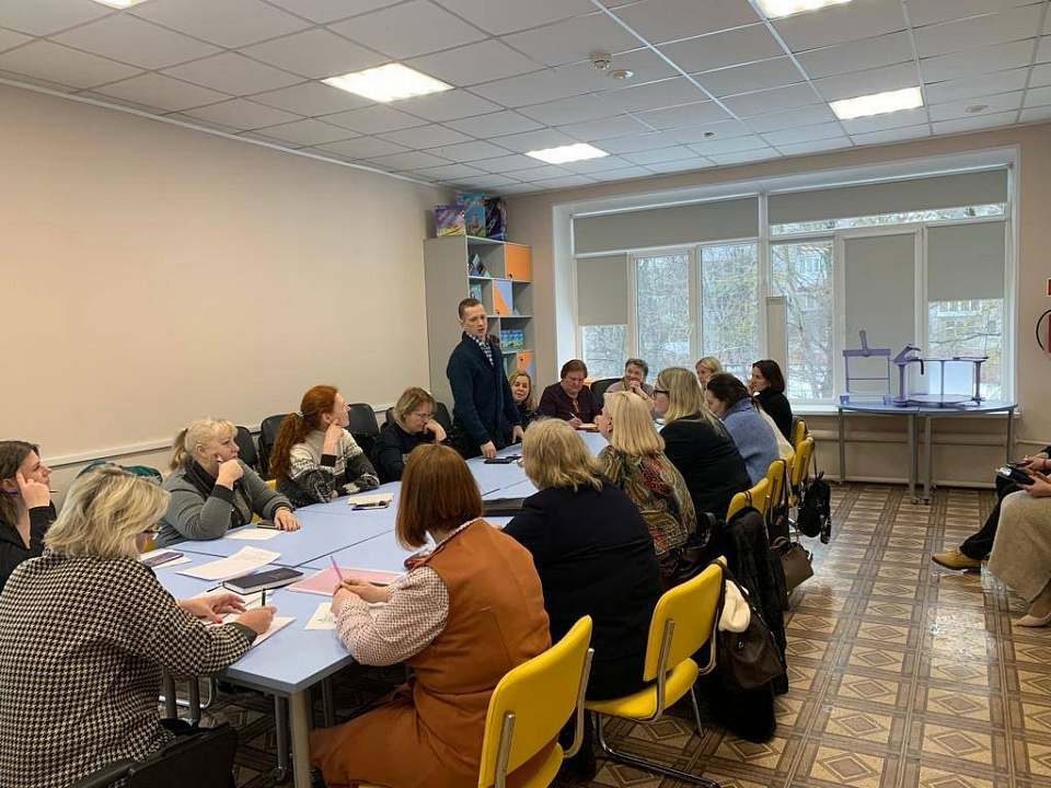 В Ломоносовском районе прошёл семинар социальных педагогов