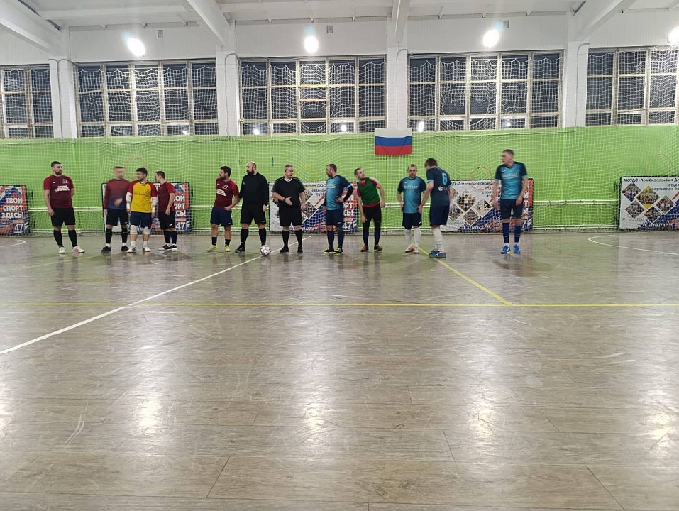 В Ломоносовской спортивной школе продолжается чемпионат района по футзалу