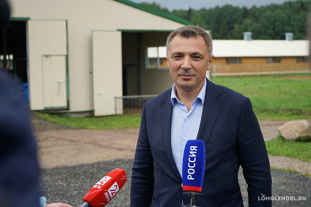 Олег Малащенко c рабочим визитом посетил Ломоносовский район