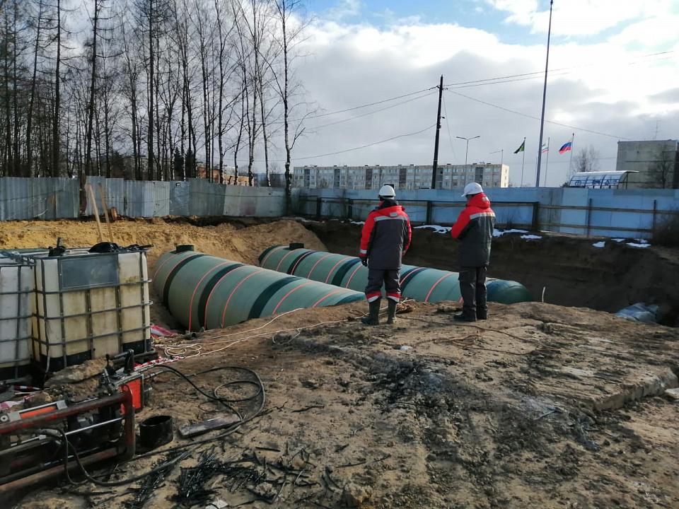 Ход строительства социальных объектов проверили в Ломоносовском районе