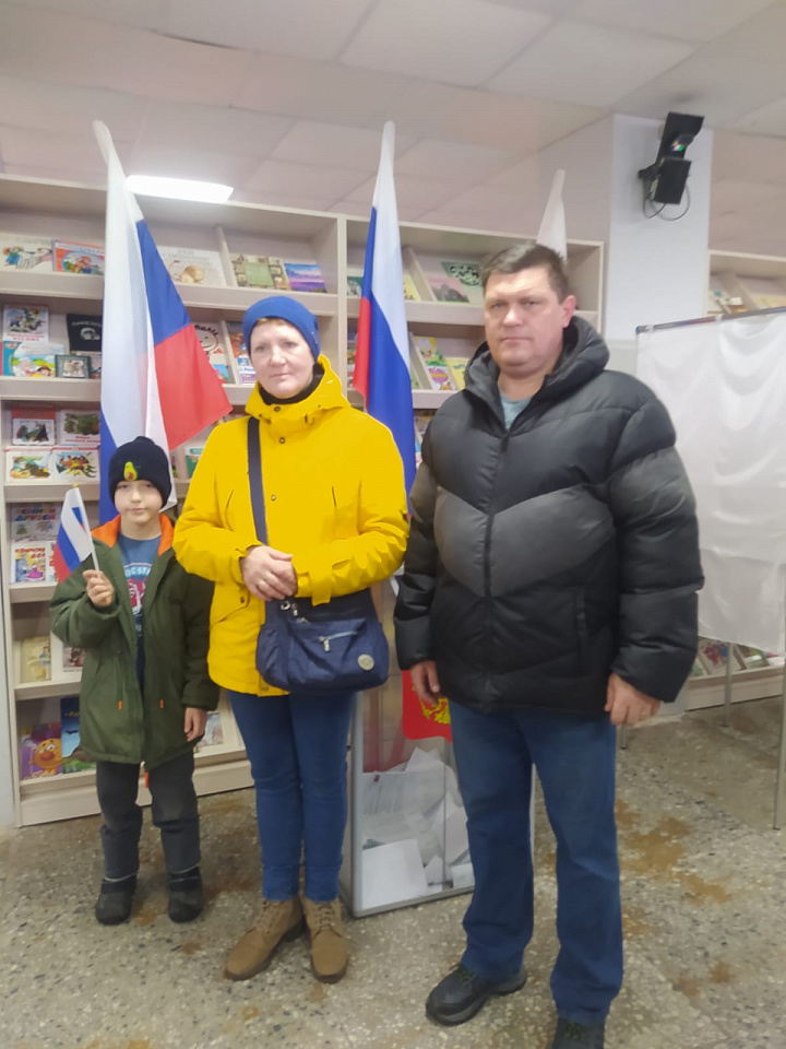Ломоносовский район продолжает активно голосовать на выборах президента России 