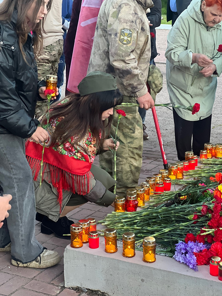 В честь Дня памяти и скорби ломоносовцы присоединились к молодёжному автопробегу