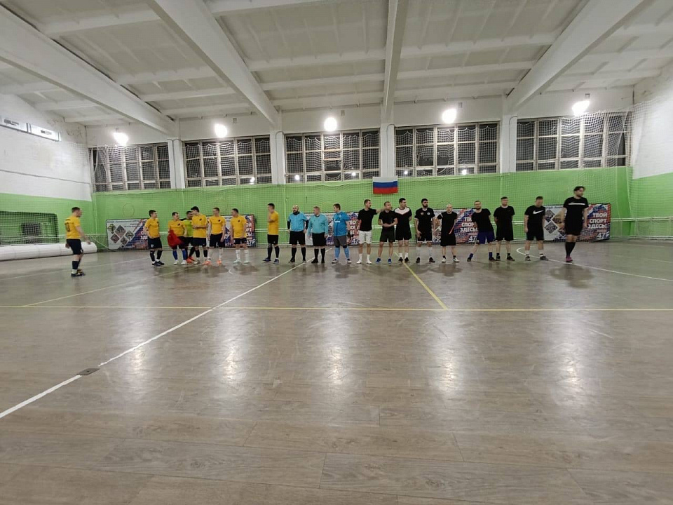 В Ломоносовской спортивной школе продолжается чемпионат района по футзалу