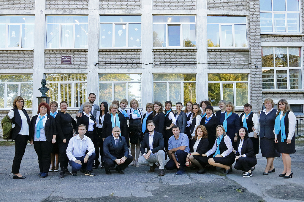 Комитет по образованию Ломоносовского района запускает флешмоб #СпасибоучителямЛМР.