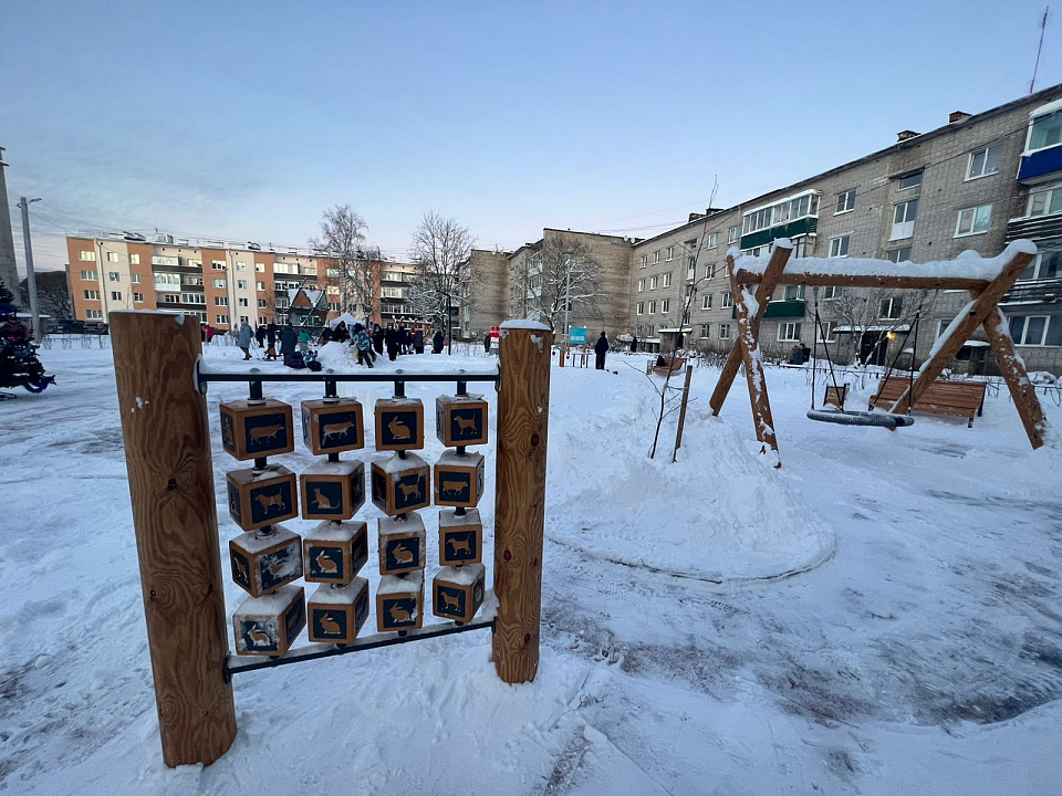 «Все лучшее – детям»: в Ломоносовском районе открыли новые детские площадки