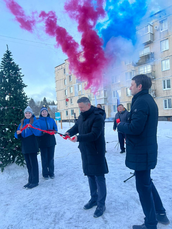 «Все лучшее – детям»: в Ломоносовском районе открыли новые детские площадки