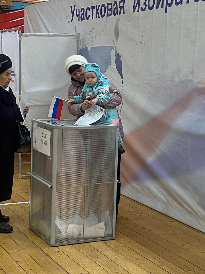 Выборы Президента России стартовали на избирательных участках в Ломоносовском районе
