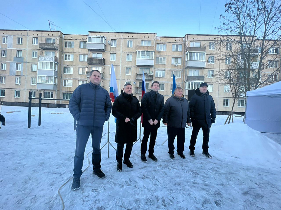 «Все лучшее – детям»: в Ломоносовском районе открыли новые детские площадки