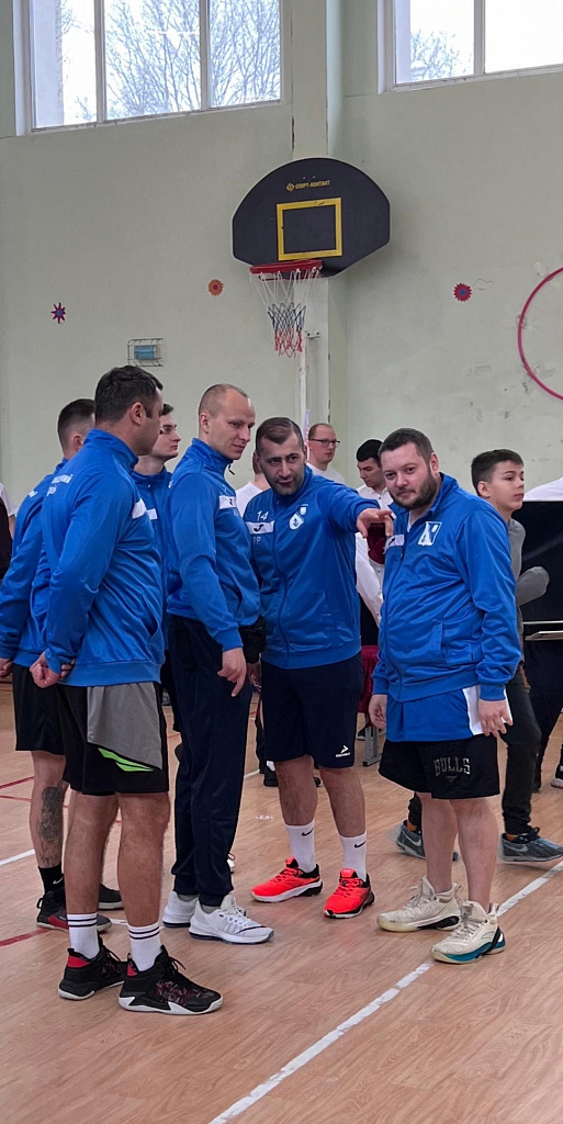 Сборная Ломоносовского района приняла участие в традиционном турнире «Поколений» по баскетболу 