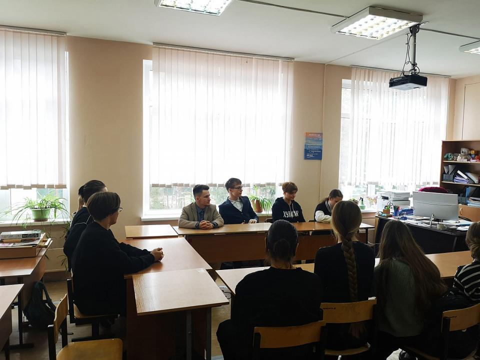 Для учеников Лебяженского центра общего образования провели урок по профориентации